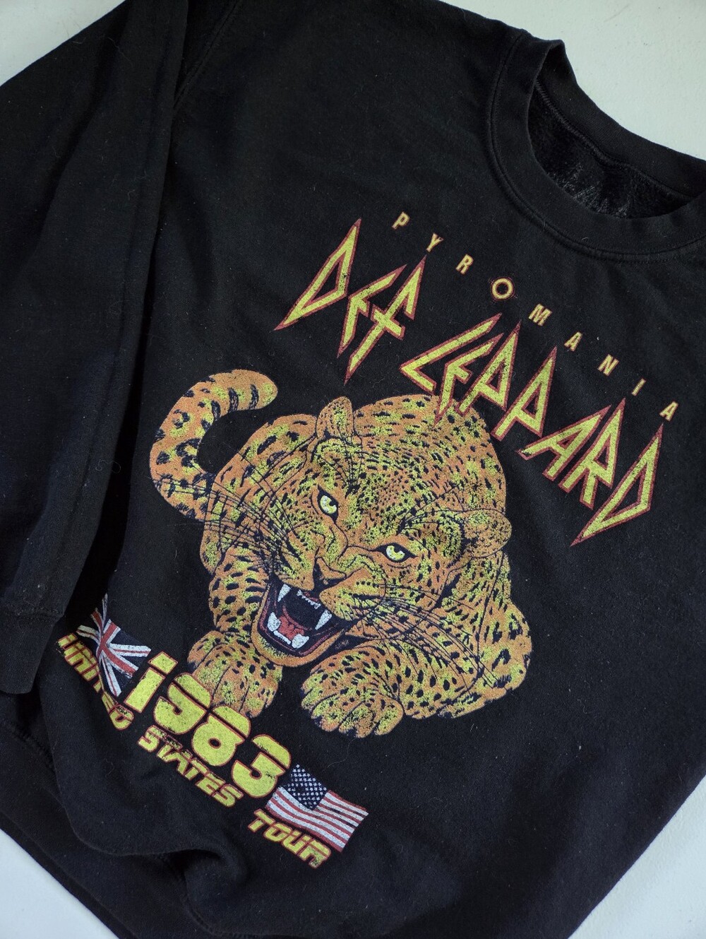 Def Leppard Pyromania 1983 US Tour Graphic Crew Med Black Goodie Two Sleeves